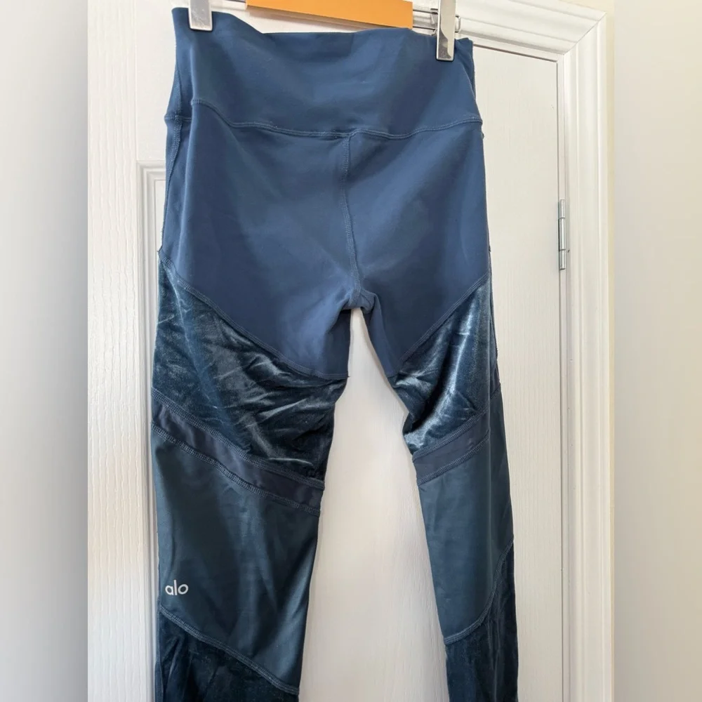 ALO Sheila High Waist Yoga Legging Velvet - Picture 11 of 12